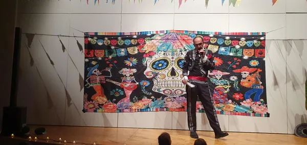Halloween Party — Día de los Muertos 13