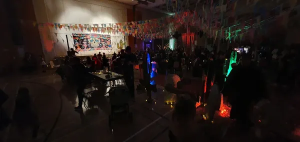 Halloween Party — Día de los Muertos 16