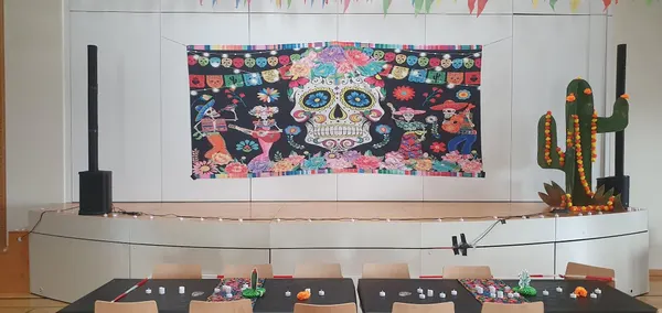 Halloween Party — Día de los Muertos 22